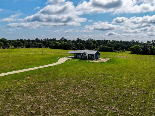 637 Round Prairie Rd, Huntsville, TX 77320