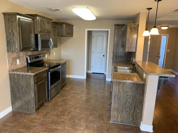 2471 Pleasant Willow Dr, Benton, AR 72015