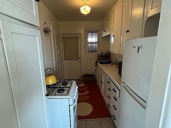 2nd image of 2149-59 Albatross St