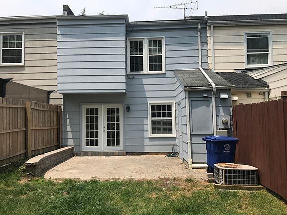 2nd image of 320 Roanoke Dr SE