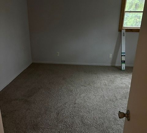 4th image of 2100 Reeves Rd NE #2