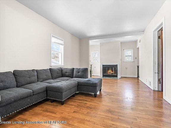 4th image of 2245 Main St