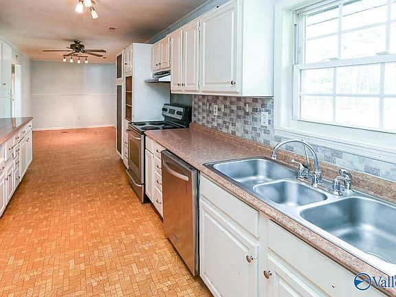 2nd image of 135 Forest Hill Rd