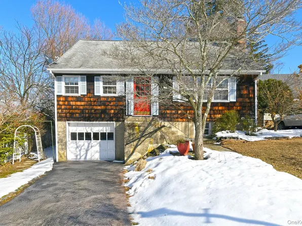 14 Pocket Court, Northport, NY 11768