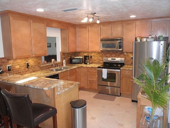 2nd image of 4027 S Peninsula Dr
