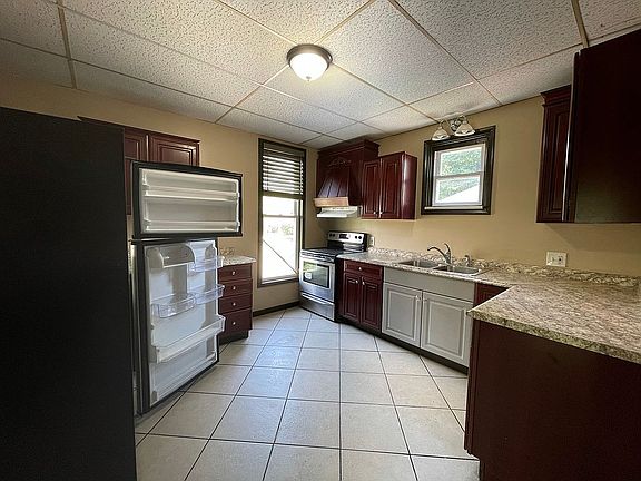 4th image of 135 McKinley Ave