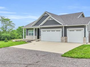 13084 Taft Rd, Clinton, IL 61727