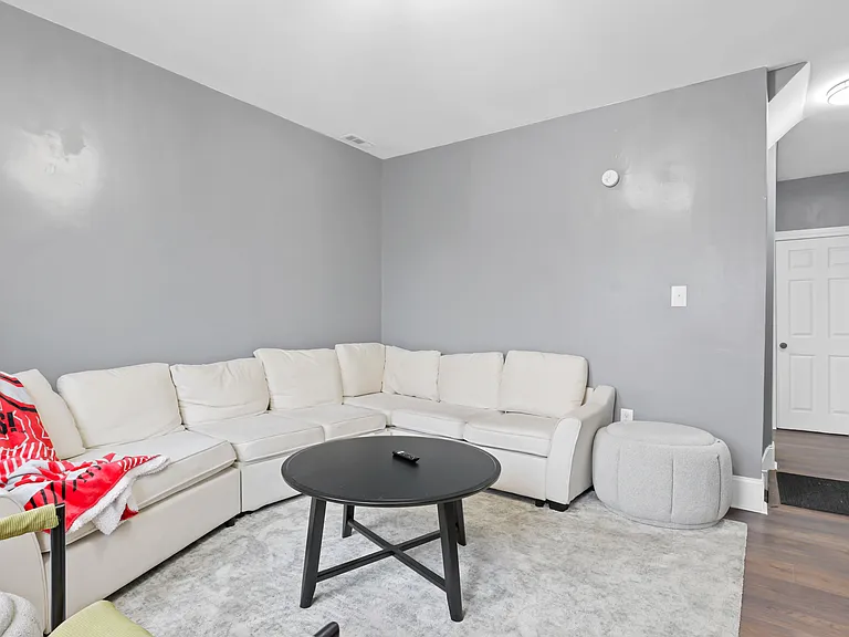 966 N 4th St #1/2 — Photo 3