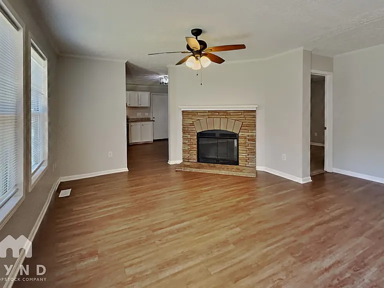 2208 Shalimar Dr — Photo 5