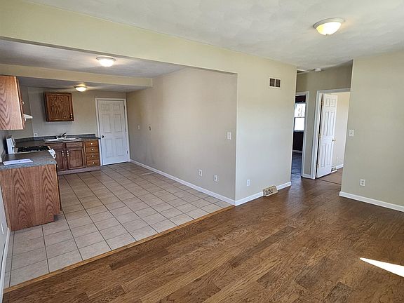 5th image of 4123 Kennett Ave