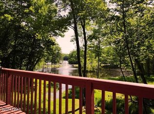 1047 Calypso Dr, Lake Ariel, PA 18436