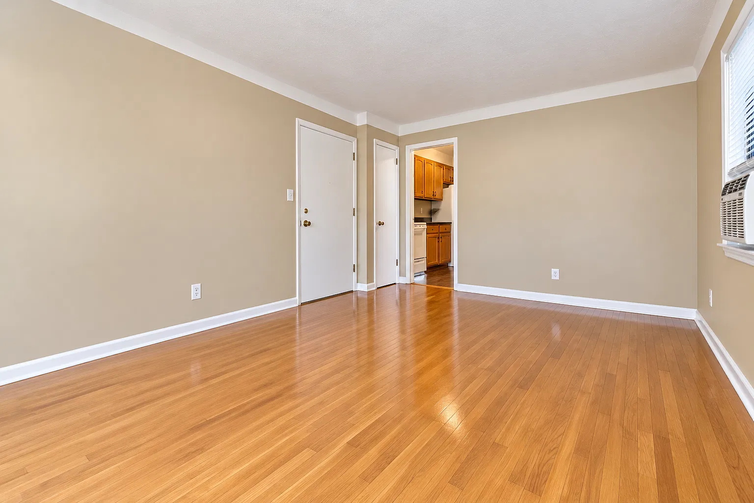 1 bed, $1,049 — Photo 3