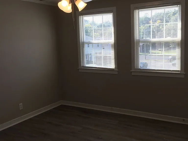 Lone Oak Villas — Photo 3