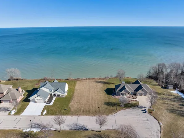 1504 Sundancer Ln #14, Kewaunee, WI 54216
