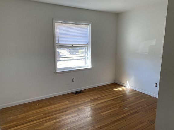5th image of 1930 Cherry Ct