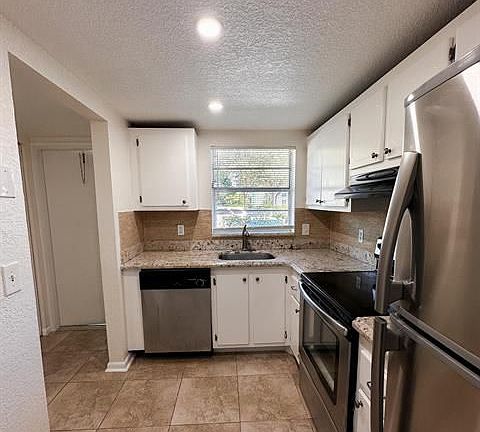 3rd image of 1638 Embassy Dr APT 104