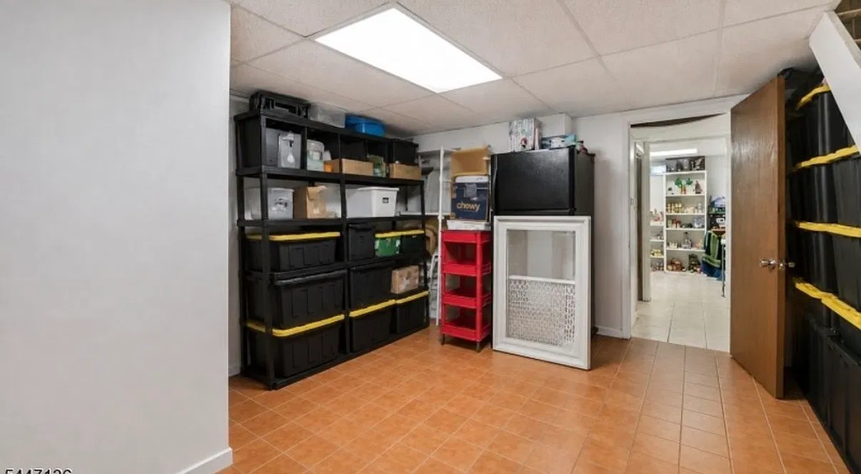 2 bed, 2600 sqft, $2,700 — Photo 2