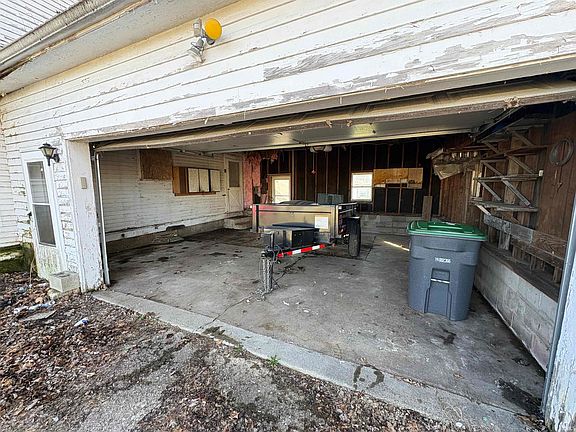 5th image of 530 E 11th St