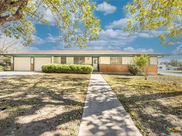 1724 Hickston St, Gonzales, TX 78629