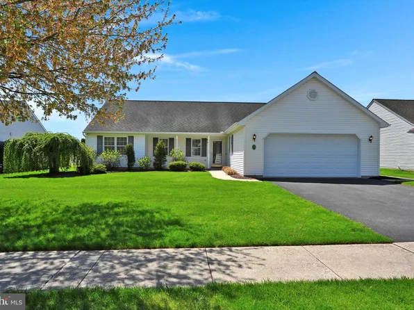 14 Rosemont Dr, Myerstown, PA 17067