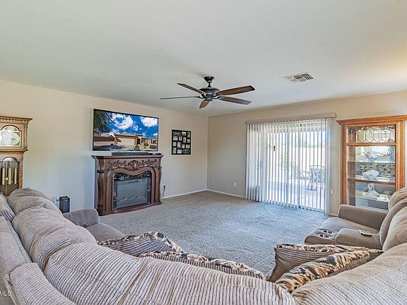 3rd image of 27985 N Gold Ln