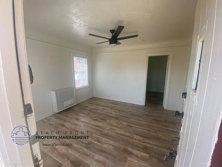 566 W 17th St — Photo 13