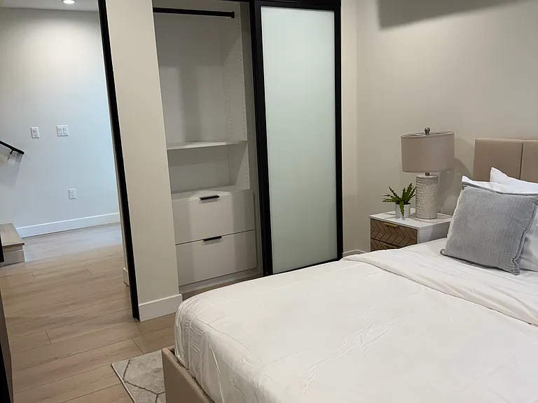 4152 Cahuenga Blvd #9 — Photo 23