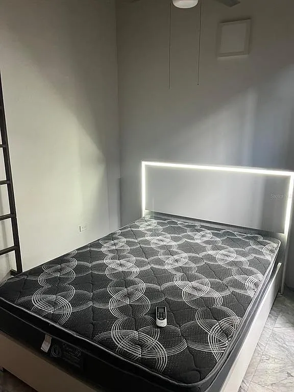 1 bed, 1.0 bath, 1000 sqft, $2,100 — Photo 4