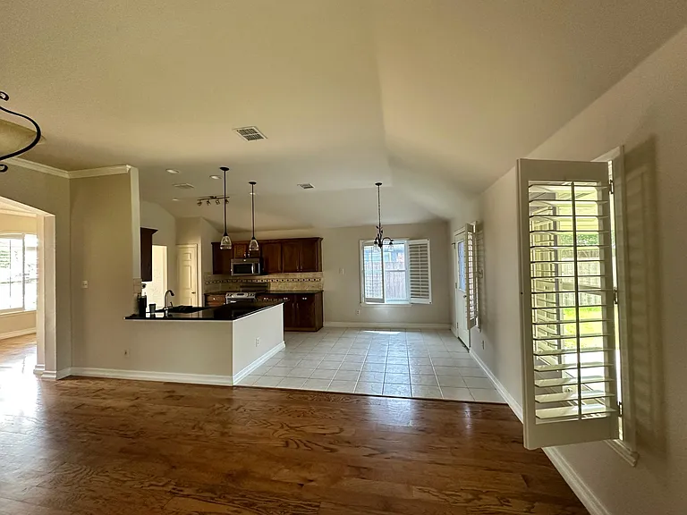 1630 Cedar Elm Dr — Photo 8