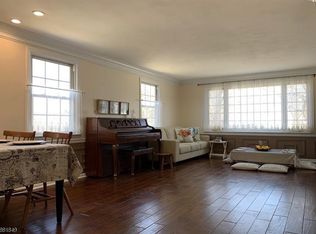 120O Rossmoor Dr, Monroe Township, NJ 08831