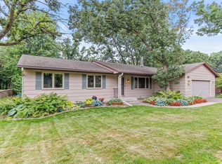 1244 Balsam Trl E, Eagan, MN 55123