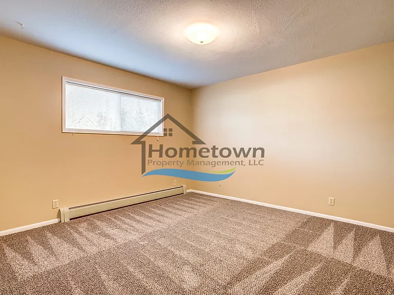 2432 & 2433 E Stowe Ct — Photo 34