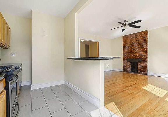 5th image of 67 E 7th St #5