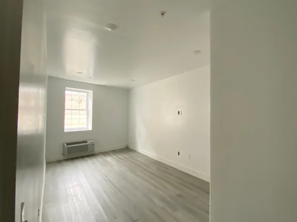 950 Main Ave #202, Passaic, NJ 07055