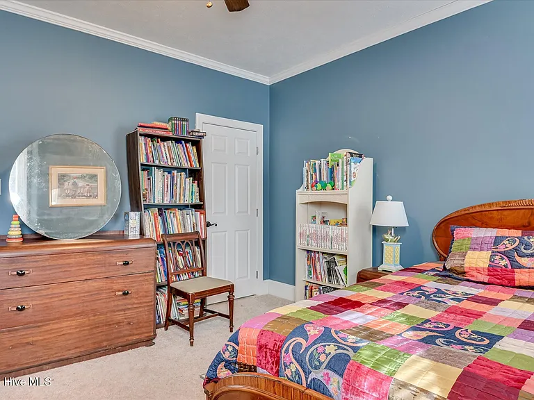 1622 Jamestown Ave — Photo 41