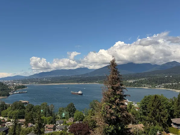 7521 Pandora Dr Unit A, Burnaby, BC V5A 3W1