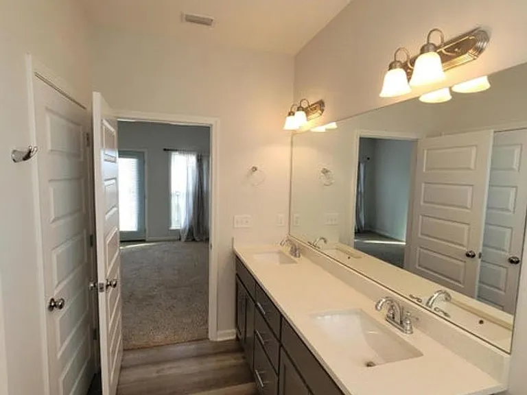 5817 Jasmine Ct — Photo 15