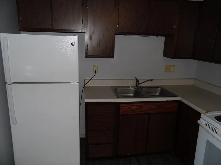Arnold's Park Apartments — Photo 37