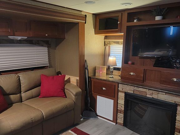 4th image of 9700 Kings Rd. #A451