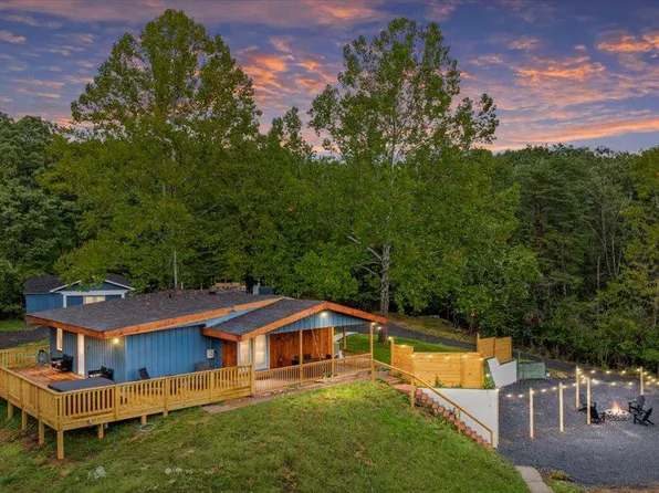 319 Lake Dr, Luray, VA 22835