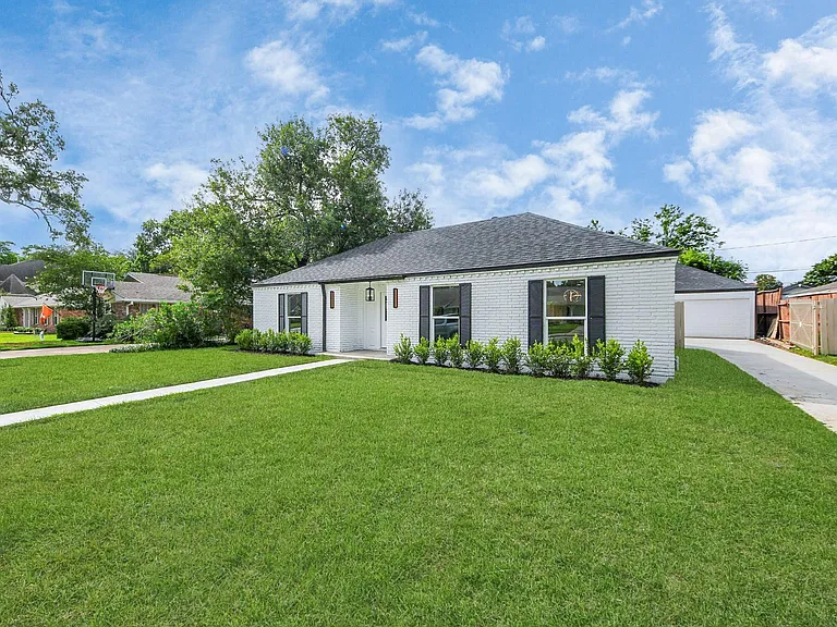 6249 Locke Ln — Photo 10