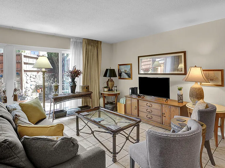 252 Shadow Mountain Dr #F1 — Photo 8