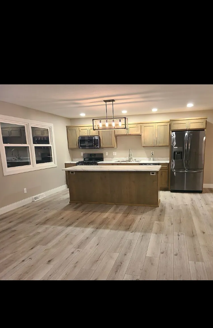 4 bed, 2.5 bath, 1800 sqft, $2,350 — Photo 3