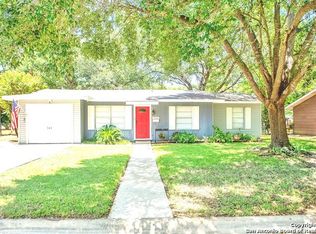 1406 24th St, Hondo, TX 78861