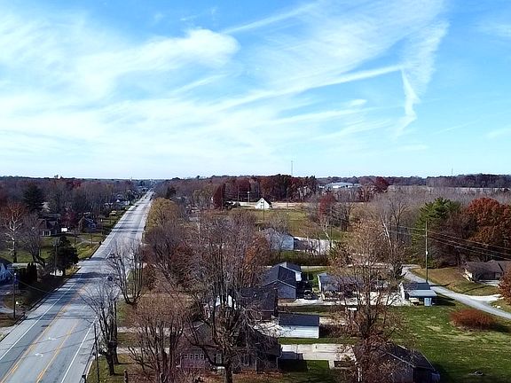 4th image of 1109 E Us Highway 40