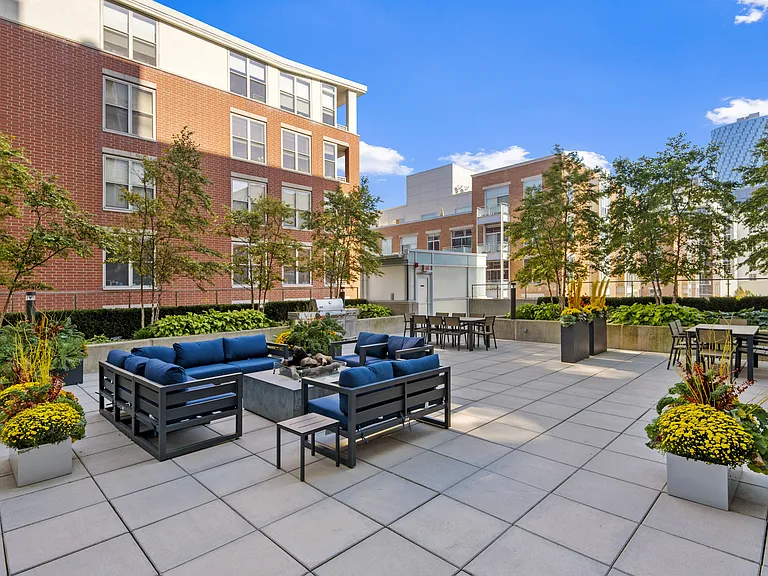 24 S Morgan Apartments — Photo 15