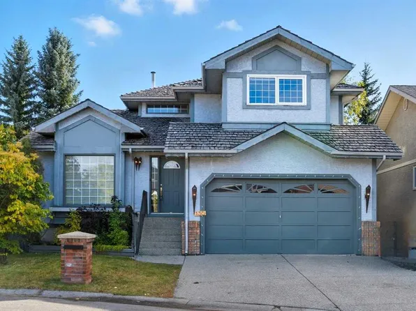 135 NW Canterbury Ct SW, Calgary, AB T2W 6C1