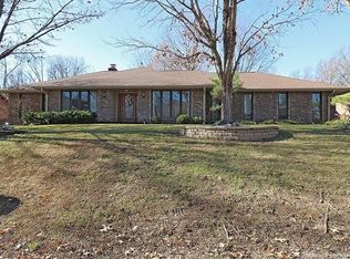2929 Bella Vista Dr, Cape Girardeau, MO 63701