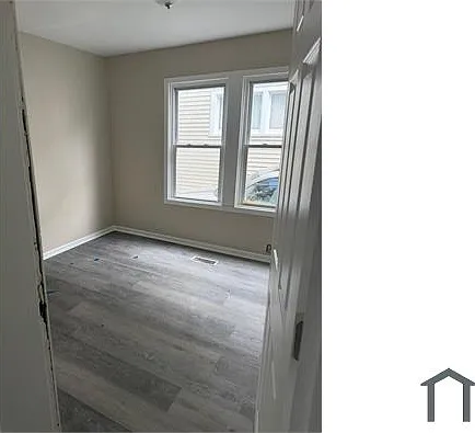 415 Jackson St — Photo 4