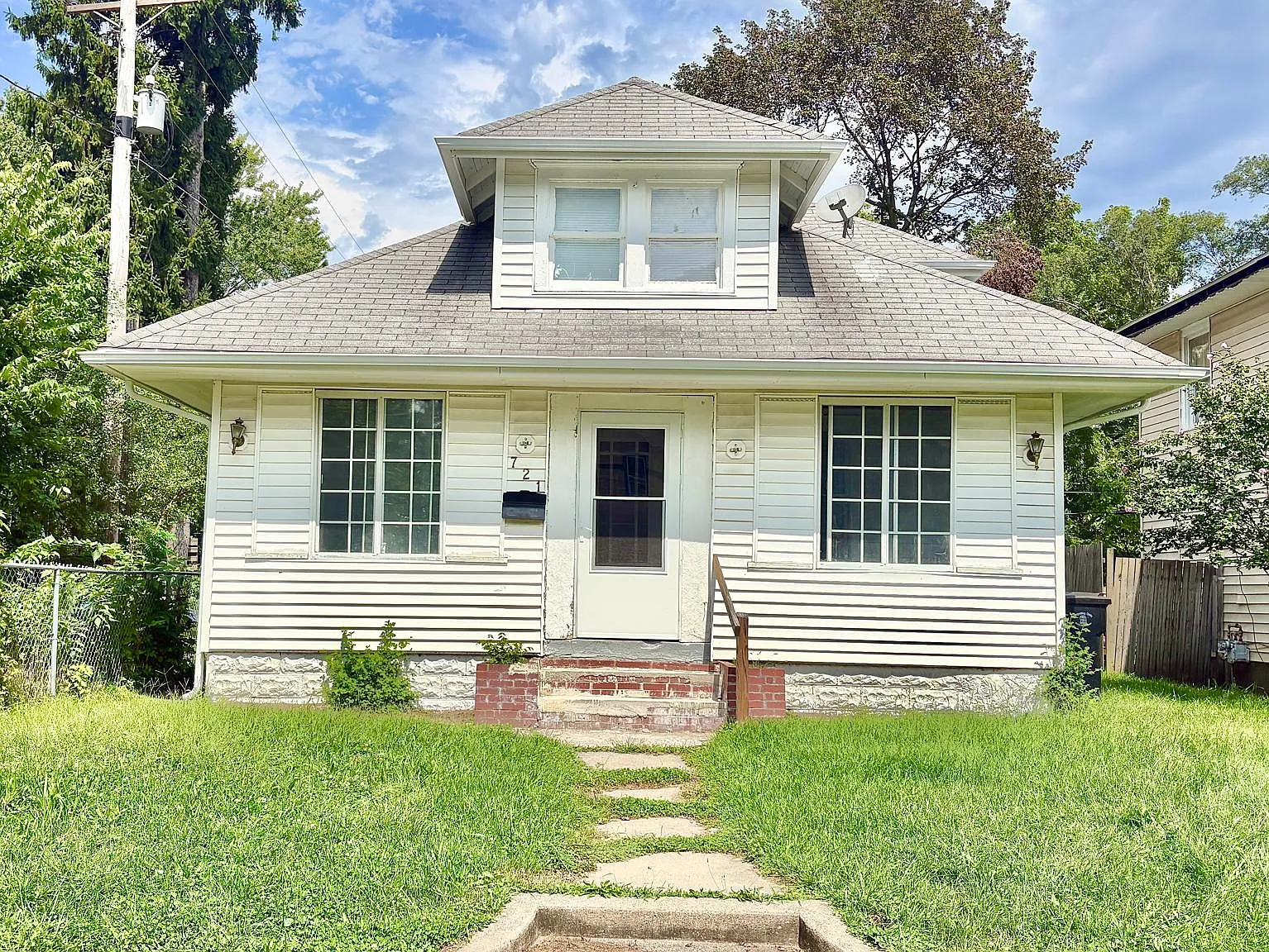3 bed, 2456 sqft, $1,350 — Photo 1